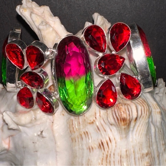Gorgeous Tourmaline bi-color + Garnet gem cluster statement cuff bracelet - Picture 3 of 10